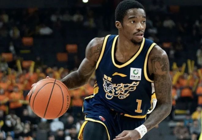 CBA动态更新！广东男篮萨姆纳赛季报销，北京男篮小外援正式注册，深圳男篮再签新大外