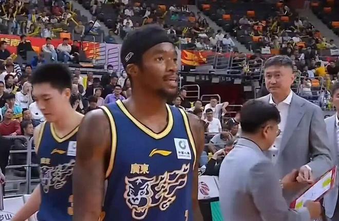 CBA猛料！广东萨姆纳伤病严重，广厦裁掉新外援，曾凡博确定复出