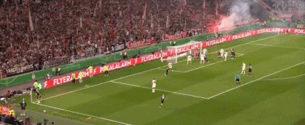 半场：斯图加特0-1弗赖堡，埃格施泰因首开记录