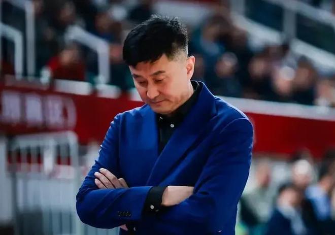 广东被福建双杀2人引失望！杜锋用人还是有问题，萨林杰没法用！