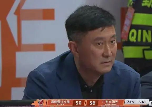 3连败收官+队史首次遭福建单季双杀，球迷：这是冠军教头的水平？