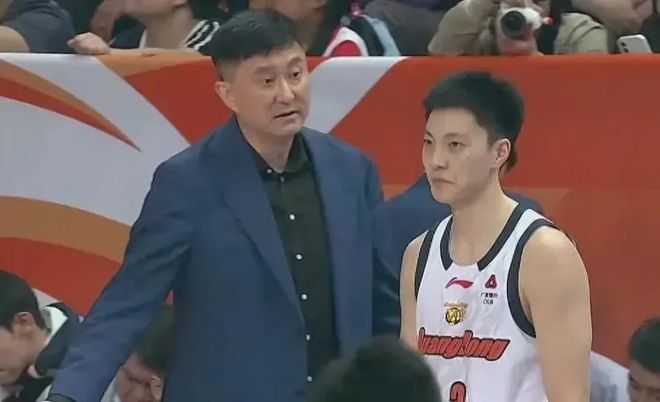 愧拿600万顶薪！6中1+正负值最低，球迷：这球商和视野练什么控卫