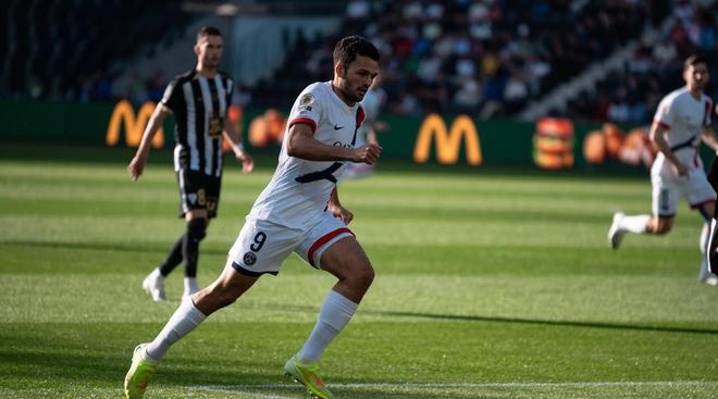 恩里克批评将贡萨洛-拉莫斯罚下场的决定：这简直是个笑话