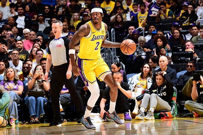 锋线大闸存在感依然比较有限，湖人到现在还没搞懂该如何使用他？