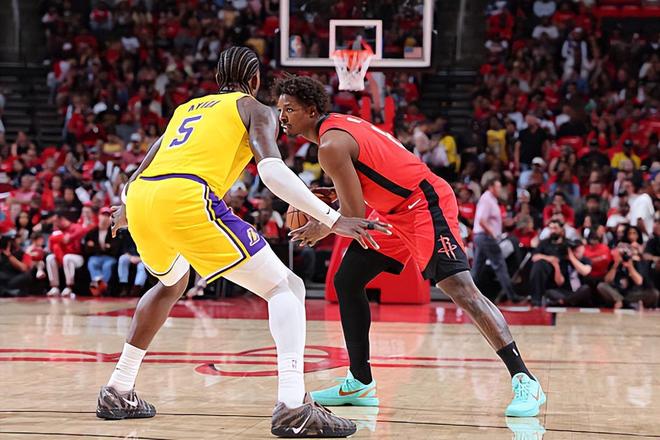 给湖人送分？火箭为什么要让状态不佳的替补锋线在关键时刻出场？