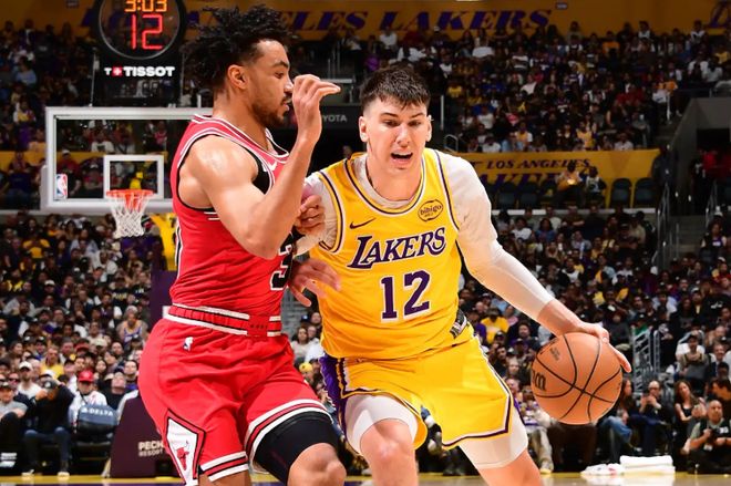 又一次1分未得，湖人接下来还得继续减少侧翼新星的出场时间？