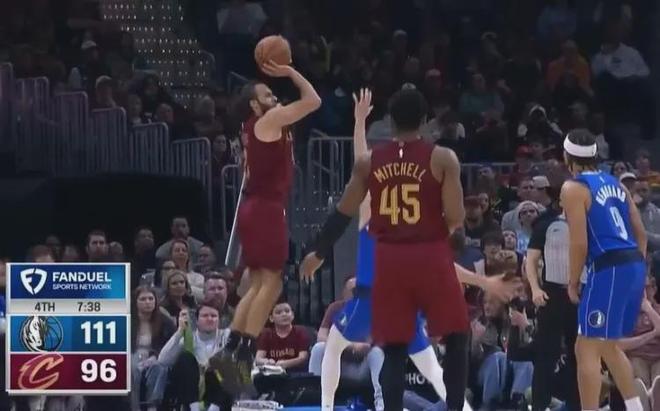 7中6!炸裂首秀!哈登总算等回神射手 7中6!炸裂首秀!哈登总算等回神射手