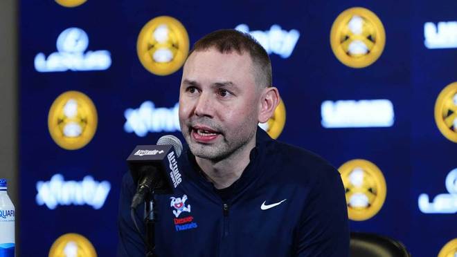 被打服了,掘金主帅详细解读湖人队里夫斯“百分之一”的英雄表现 被打服了,掘金主帅详细解读湖人队里夫斯“百分之一”的英雄表现