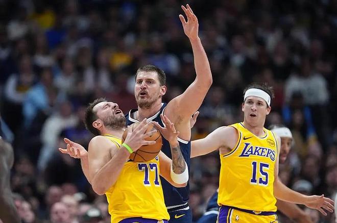 绝平+绝杀!湖人127-125力克掘金,看数据:他才是头号功臣! 绝平+绝杀!湖人127-125力克掘金,看数据:他才是头号功臣!