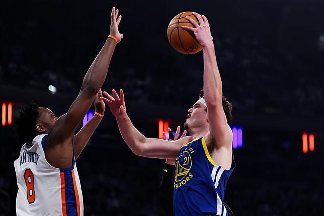 攻防两端的表现都非常出色，勇士内线新星难得打出了全能型的表现