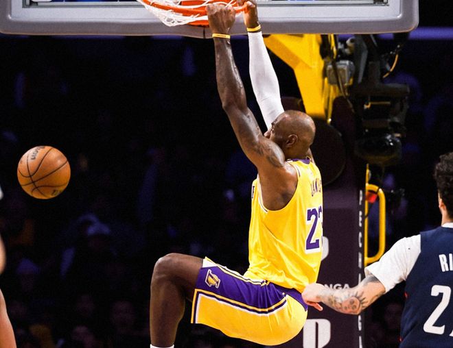 詹姆斯21+10+12,连破两个历史纪录!湖人19分大胜奇才,巩固第三 詹姆斯21+10+12,连破两个历史纪录!湖人19分大胜奇才,巩固第三