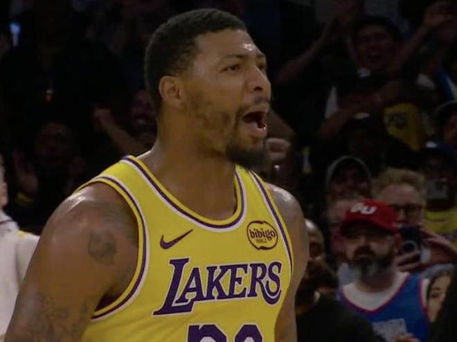 斯马特：队友们无比信任彼此，本场胜利对准备季后赛意义重大