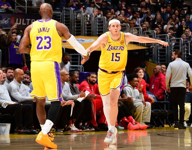 轰23+10各种怒吼!艾顿专注一战赢湖媒赞誉 得分20+湖人11胜1负 轰23+10各种怒吼!艾顿专注一战赢湖媒赞誉 得分20+湖人11胜1负