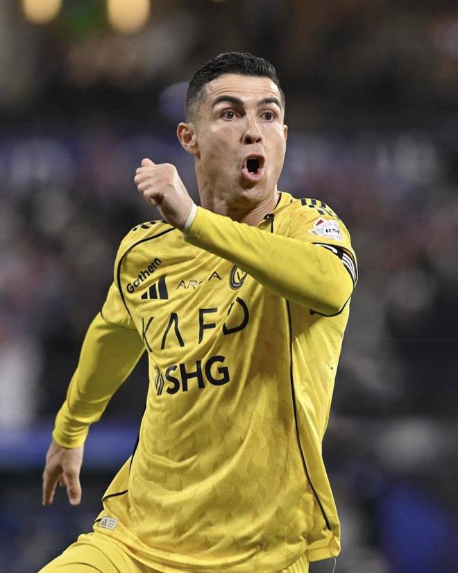 足坛打进最快500球的人是谁？C罗仅排第三，凯恩用时743场完工