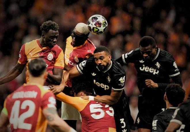 都体:奥斯梅恩因小腿问题缺席周末土超,目标客战尤文时复出 都体:奥斯梅恩因小腿问题缺席周末土超,目标客战尤文时复出