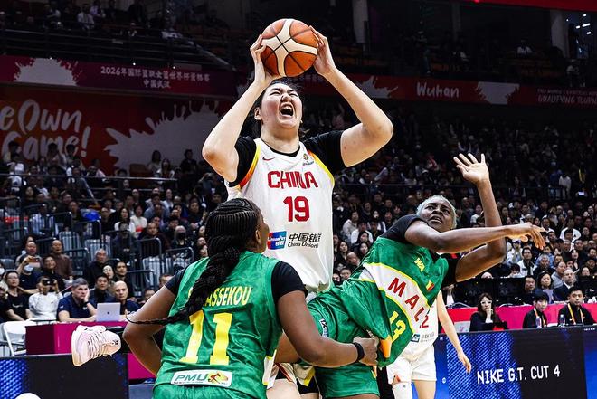 谁给张子宇传球？功勋后卫给出了答案，老帅临时征召收获大效果