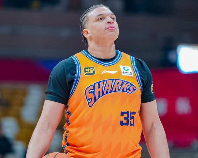 上海双杀北控成20胜第2队 洛夫顿24+10豪斯首秀21+6+6+5