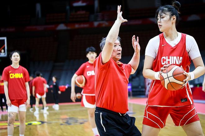 世界杯亚军功臣沦为替补，连续两场力挽狂澜依旧不被重用，为何？