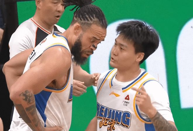 赵睿34分北京终结辽宁6连胜 赵继伟26分麦基6分