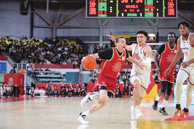 96比100负于上海队，山西男篮虽败犹荣