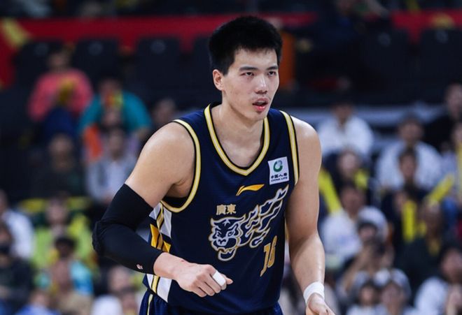 广东早报！焦泊乔卷入交易流言，朱芳雨暂停签大外，杜锋深夜发声