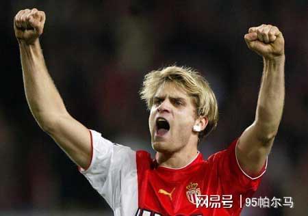 法国的贝克汉姆,14岁身高1米5,25岁入选国家队,26岁欧冠助攻王 法国的贝克汉姆,14岁身高1米5,25岁入选国家队,26岁欧冠助攻王