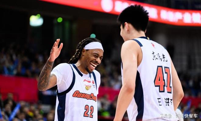 CBA积分榜最新排名出炉！广东16分逆转杀回前4：上海第1辽宁第9