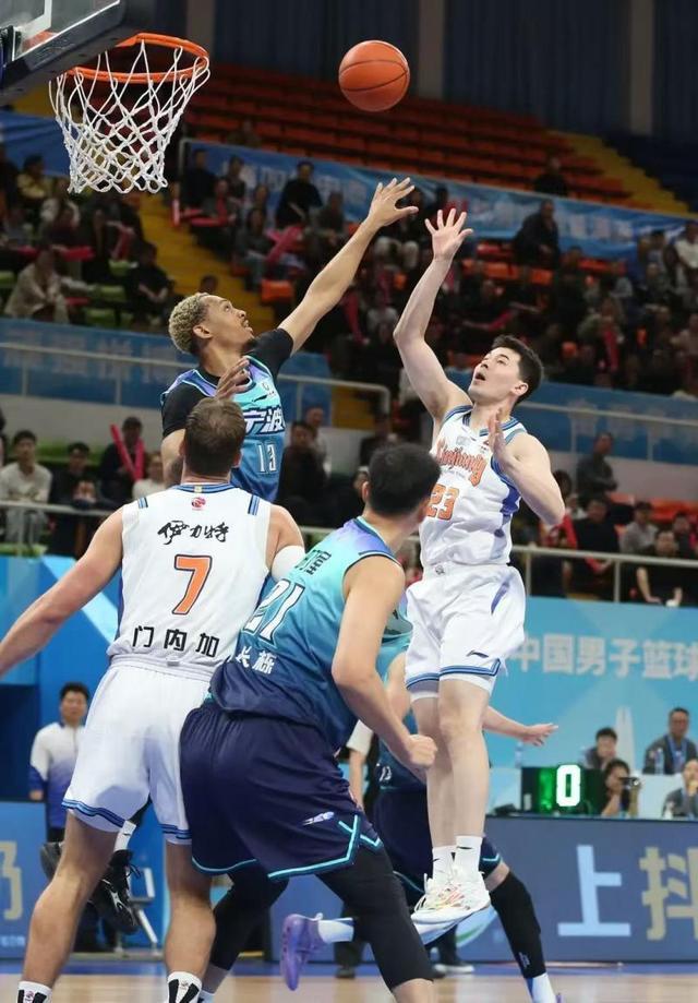 CBA｜不惯着！宁波男篮与耍脾气外援贝兹利解除合同