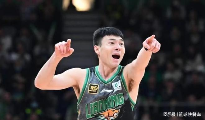 35分钟砍0分0板0助!辽篮神射手彻底迷失:赵继伟看后直摇头了? 35分钟砍0分0板0助!辽篮神射手彻底迷失:赵继伟看后直摇头了?