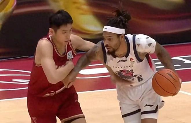 狂输23分！山东惨败浙江，这3人彻底隐身，坑哭全队！