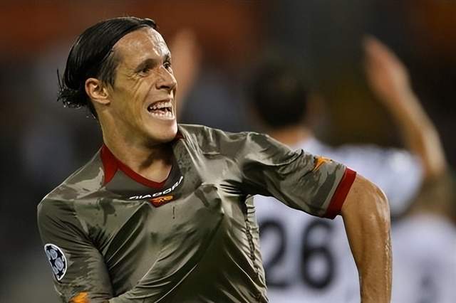 塔代伊希望罗马管理层抓紧搞定布兰特,孔蒂的战术能够在后期发力 塔代伊希望罗马管理层抓紧搞定布兰特,孔蒂的战术能够在后期发力