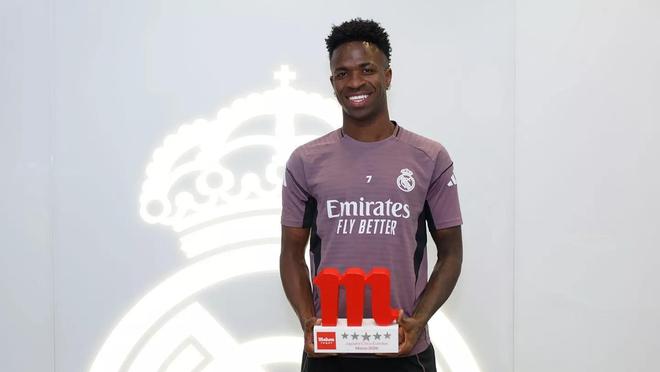 领取皇马3月最佳球员奖，维尼修斯：希望能晋级欧冠半决赛