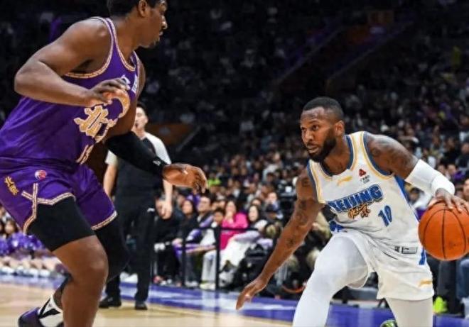 北京首钢男篮84-65大胜北控赛后球员表现评分：2满分 3优秀 2拉垮