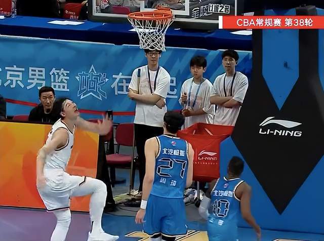 拒绝爆冷！上海豪取19连胜：弗格9三分轰36分，王哲林完胜周琦