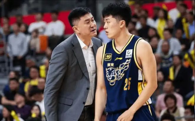 首发19分钟，靠罚球捡1分+正负值最低！球迷：你这是打了7年CBA？