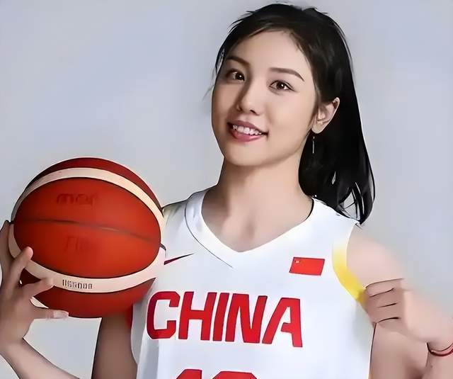 中国女篮重启集训，为何没张茹？原因找到，宫鲁鸣表态，令人心寒