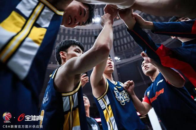 逆转复仇3分险胜宁波,华南虎第二主场圆满收官! 逆转复仇3分险胜宁波,华南虎第二主场圆满收官!