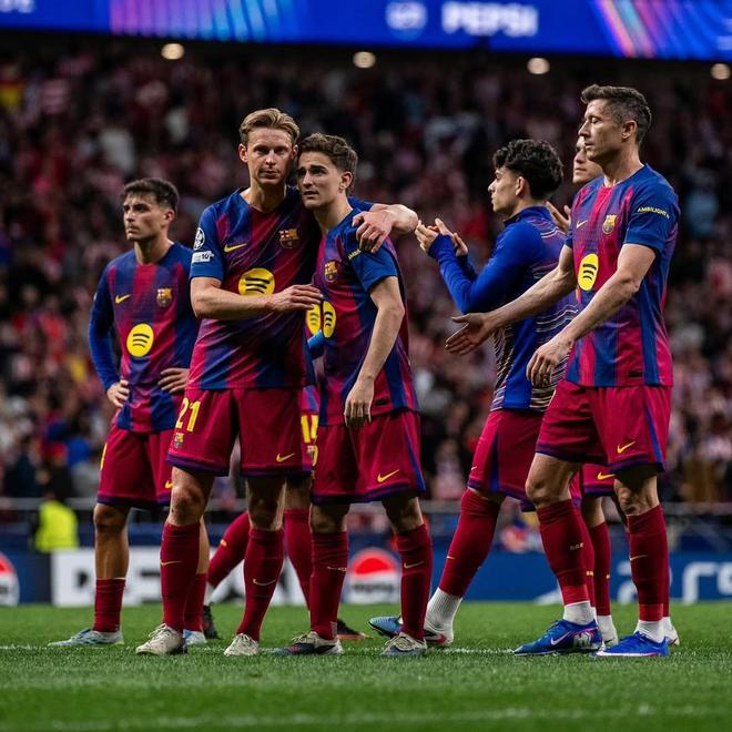 伊涅斯塔晒图鼓励巴萨：值得骄傲❤️巴萨加油！