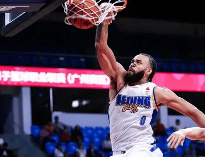 北京外援暴走就能虐菜！杰曼麦基合砍51分，但还是要尽快补强小外