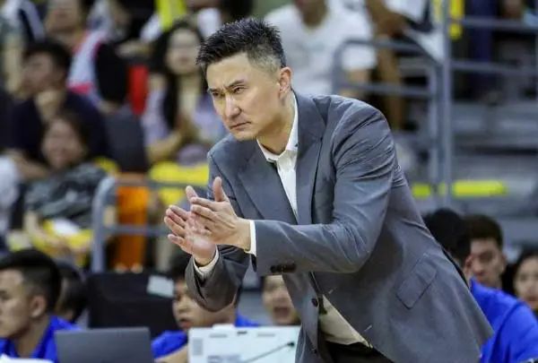 直接上位?缺少4大主力带队完成15分逆转,球迷:杜锋可以下课了 直接上位?缺少4大主力带队完成15分逆转,球迷:杜锋可以下课了