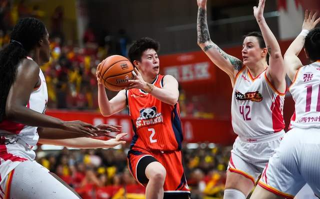 没有李梦依旧勇猛！女篮霸主第3冠稳了，宫鲁鸣厚爱之人终于爆发