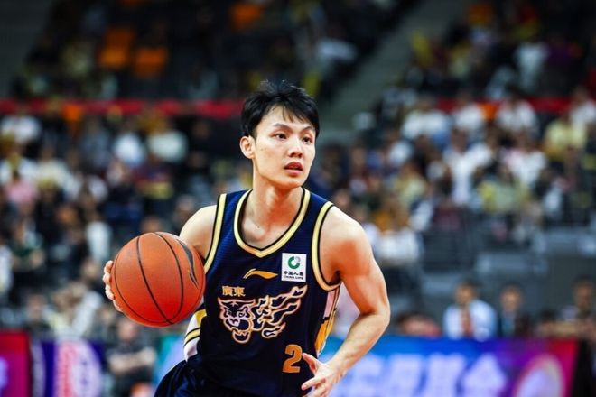 崔永熙送制胜封盖！广东15分逆转宁波 徐杰27+5+4杜锋胡明轩缺席