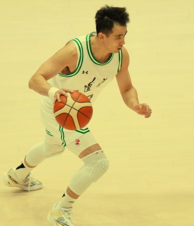 辽篮VS同曦大名单确定！付豪继续休战，俞泽辰仍然充当特殊观众！