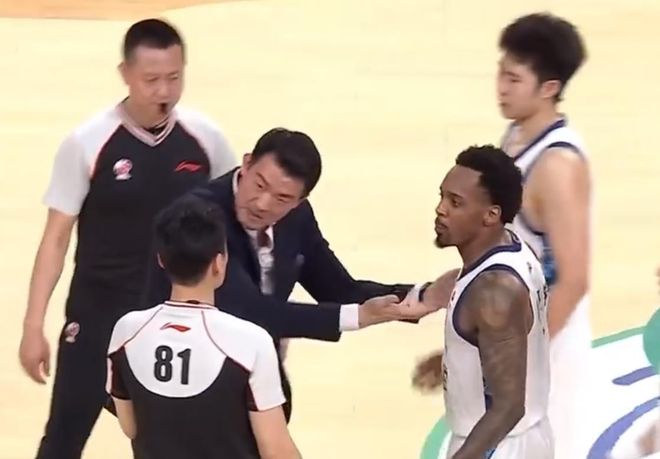 王博被驱逐，广厦男篮爆冷不敌山西男篮，赛后听听媒体专家怎么说