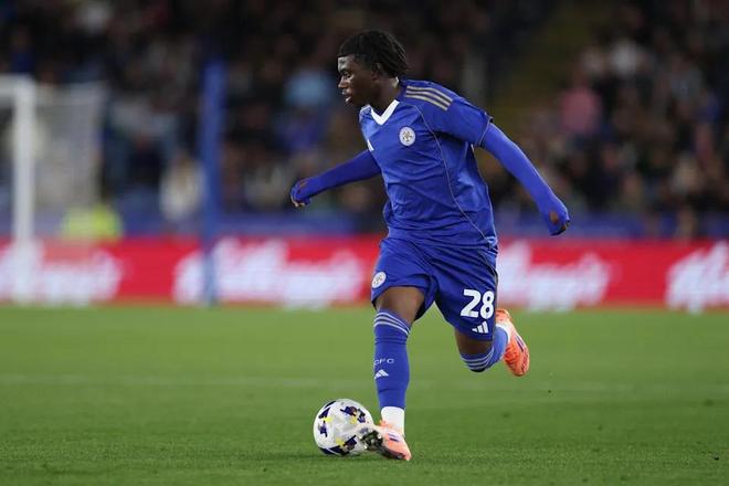 多特蒙德盯上16岁英冠边锋，28场1球2助凭什么被疯抢