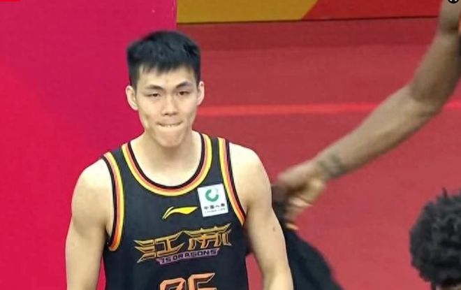 福建男篮84-76江苏男篮，赛后球员表现评分：3满分 3及格 2拉垮