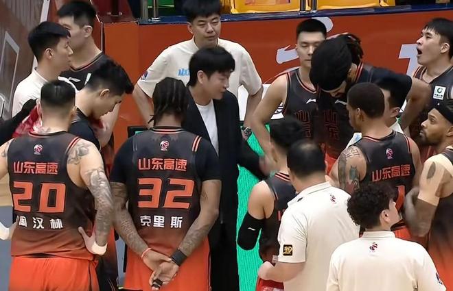 北京男篮16分大胜，送山东五连败！周琦10+9陶汉林13+10 贝利爆发