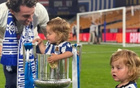 还能这么玩，奥德里奥索拉夺冠后把女儿塞进了国王杯奖杯里