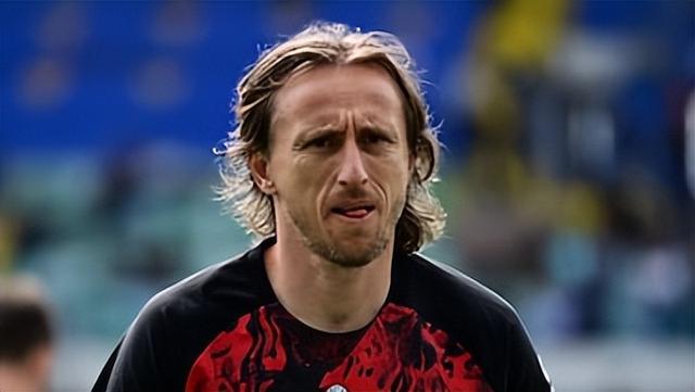 名记爆料：莫德里奇愿留在米兰，但高层必须答应这几个硬核条件