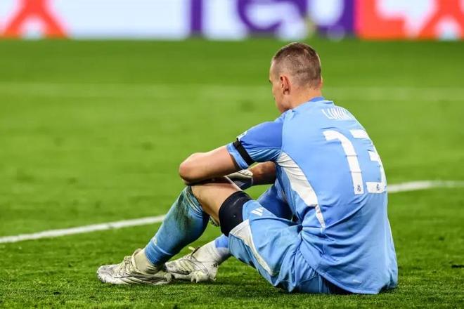 马卡：曾经的功臣卢宁现在未能拿出应有表现，球队十分想裤袜